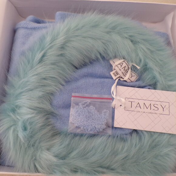 CASHMERE Poncho One Size New In Box - Picture 3 of 4